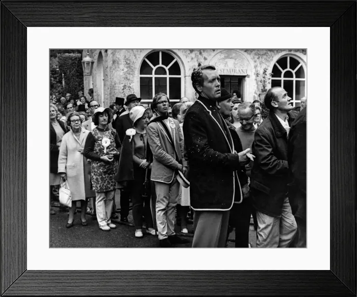 Framed Print : Patrick McGoohan filming. September 1966 P009153