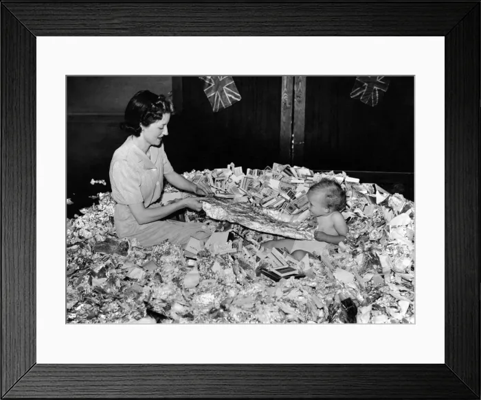 Framed Print : Mrs. Kemp and her daughter Susan with child of Mrs. Arthur Kemp of the Danleigh Arms