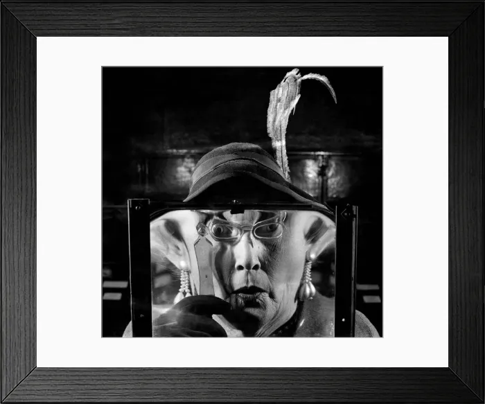 Framed Print : Mrs. Constance Wollheim loves animals and creatures, and in particular the London Zoo Framed Print : Mrs. Constance Wollheim loves animals and creatures, and in particular the London Zoo