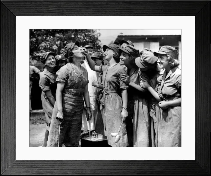 Framed Print : ATS cooks seen here preparing lunch. June 1939 P010073 Framed Print : ATS cooks seen here preparing lunch. June 1939 P010073