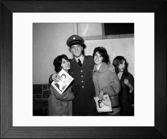 Framed Print : Elvis Presley with fans before press conference in Germany, March 1960 Framed Print : Elvis Presley with fans before press conference in Germany, March 1960