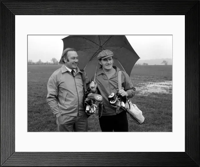 Framed Print : Graham Hill and Larry Webb. January 1975 75-00355-001