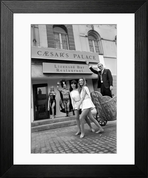 Framed Print : Sam Mason, landlord of the new Caesars Palace pub at Belle Vue arrived for Framed Print : Sam Mason, landlord of the new Caesars Palace pub at Belle Vue arrived for