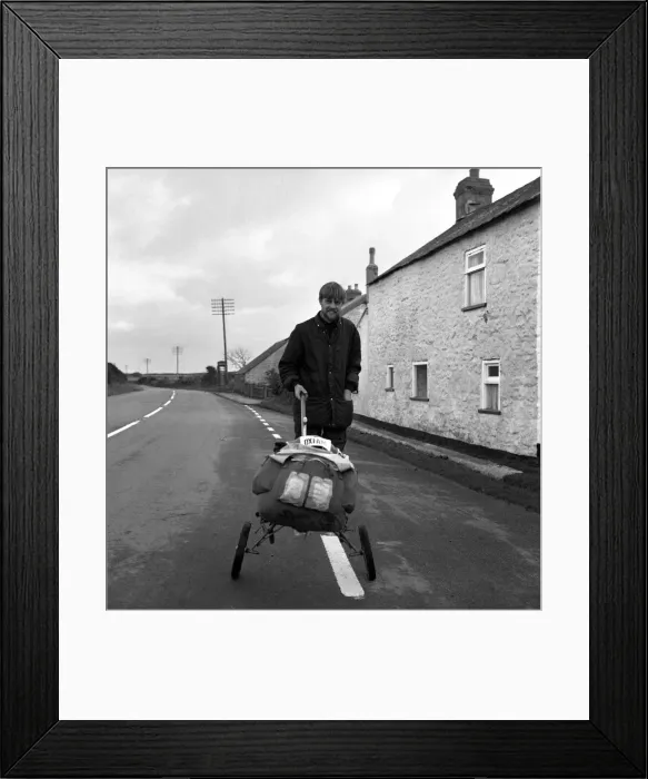 Framed Print : Legless Norman Croucher, 29, walking from John o Groats on artificial legs nears his Framed Print : Legless Norman Croucher, 29, walking from John o Groats on artificial legs nears his