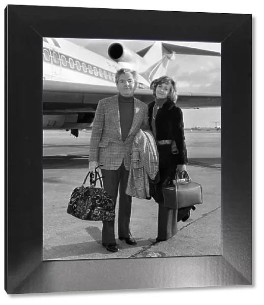 Actor Kenneth Moore and his wife leave Los Angeles for Paris