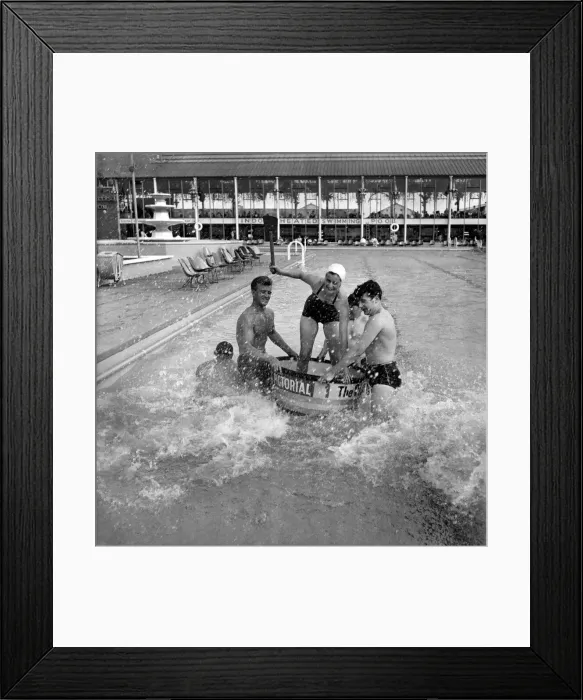 Framed Print : Tub racing at the Brighton Ocean Hotel Lido. The tub racing competition was sponsored by