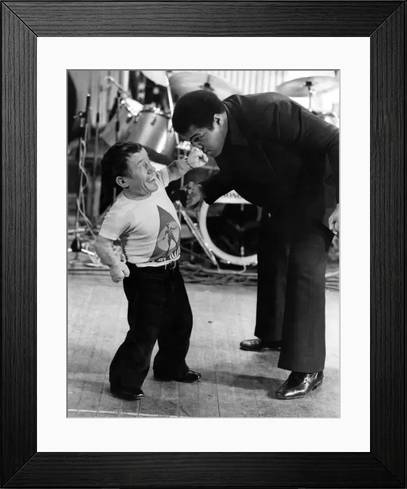 Framed Print : Star of the film star warI Kenny Baker lands a good punch on Ali nose Framed Print : Star of the film star warI Kenny Baker lands a good punch on Ali nose