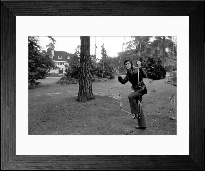 Framed Print : Engelbert Humperdincks new home in St. Gerorges Hill