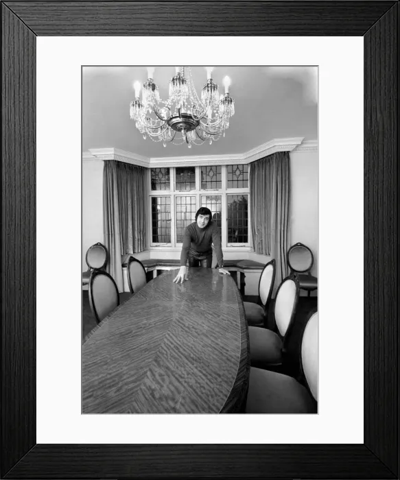 Framed Print : Engelbert Humperdincks new home in St. Gerorges Hill Framed Print : Engelbert Humperdincks new home in St. Gerorges Hill