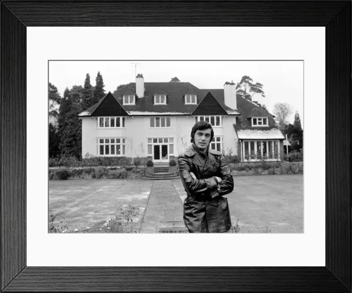 Framed Print : Engelbert Humperdincks new home in St. Gerorges Hill Framed Print : Engelbert Humperdincks new home in St. Gerorges Hill