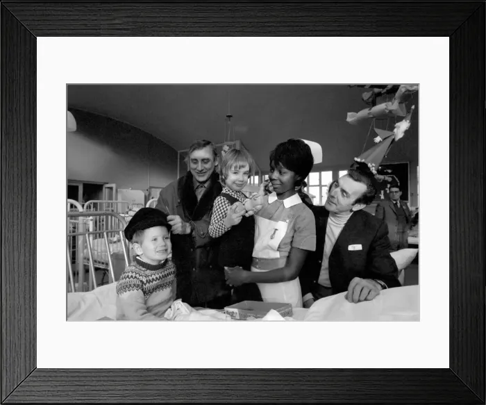 Framed Print : Entertainment: Television. Star of the Curry and Chips Framed Print : Entertainment: Television. Star of the Curry and Chips