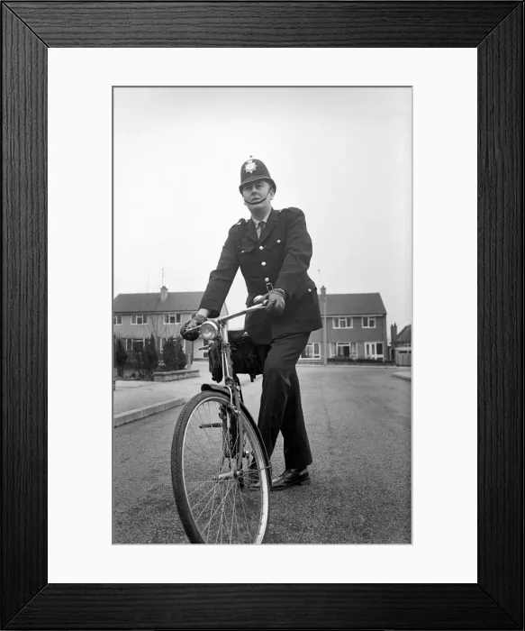 Framed Print : Geoffrey Lever of Basford, Nottinghamshire, who takes on the role of Father Christmas
