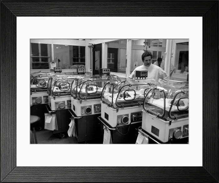 Framed Print : Medical: Childbirth. The newly born Letts quintuplets in their incubators at University
