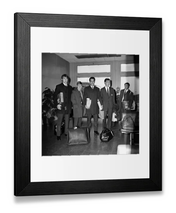 Framed Print : Sport-Football Inter City Fairs Cup: Oporto v Newcastle United Framed Print : Sport-Football Inter City Fairs Cup: Oporto v Newcastle United