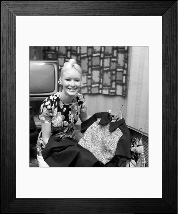 Framed Print : Susan Bradley 21 year old Manchester model prepares to fly off the Rome for her wedding Framed Print : Susan Bradley 21 year old Manchester model prepares to fly off the Rome for her wedding