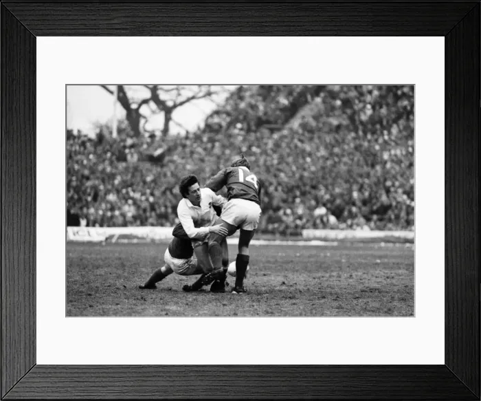 Framed Print : 1986 Five Nations Rugby Union Championship. England v Ireland Framed Print : 1986 Five Nations Rugby Union Championship. England v Ireland