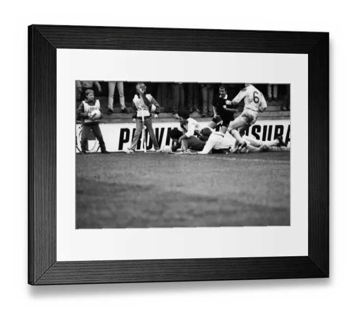 Framed Print : St Helen v Hull Kingston Rovers in the John Player Trophy semi final