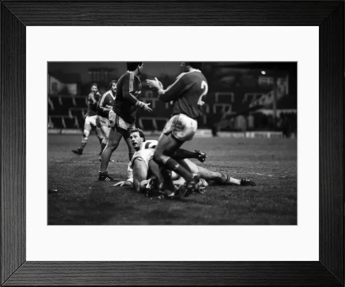 Framed Print : St Helen v Hull Kingston Rovers in the John Player Trophy semi final
