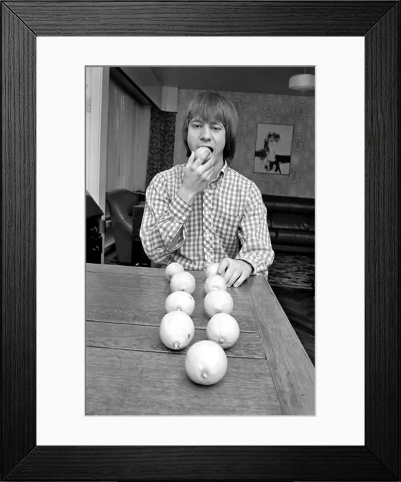 Framed Print : Champion Lemon Eater. Student Paul Natschowny of Hatfield Polytechnic Framed Print : Champion Lemon Eater. Student Paul Natschowny of Hatfield Polytechnic