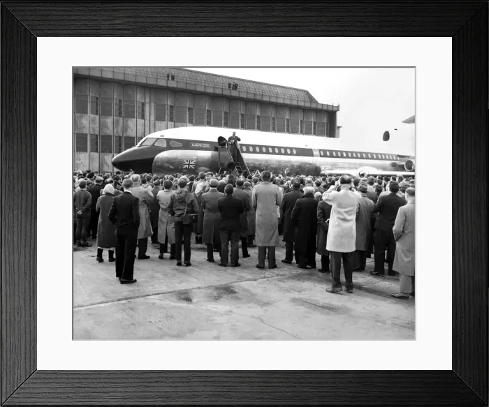 Framed Print : The De Havilland Trident'Britains newest jet airliner Framed Print : The De Havilland Trident'Britains newest jet airliner