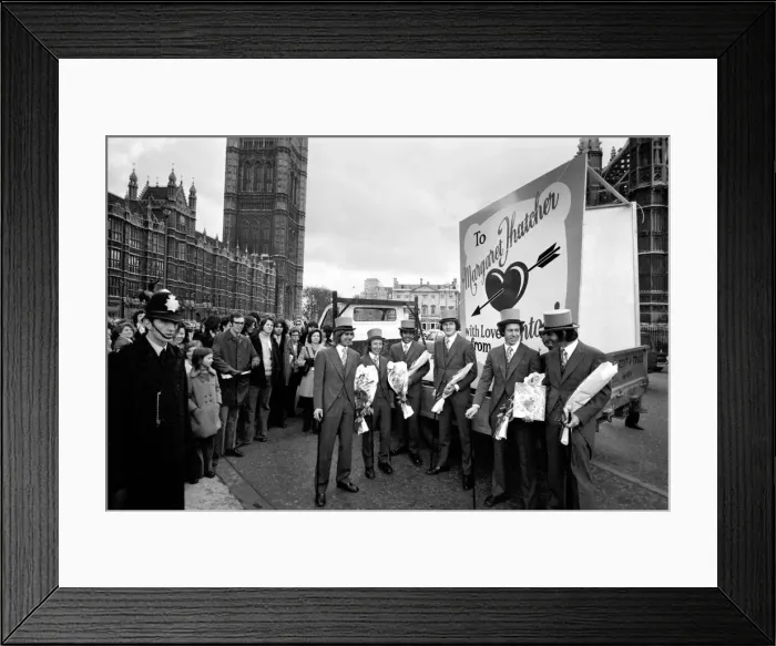 Framed Print : Young Conservatives demonstrate in favour for Mrs Margaret Thatcher in the lead up to Framed Print : Young Conservatives demonstrate in favour for Mrs Margaret Thatcher in the lead up to