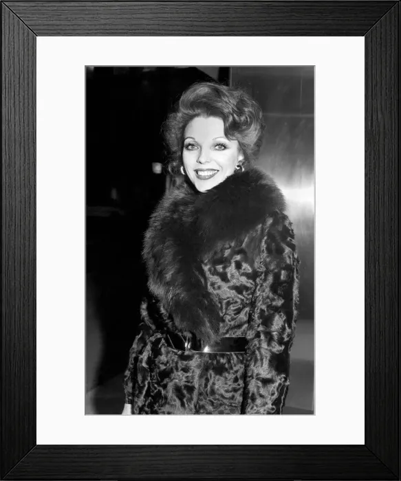 Framed Print : First Night of The Deja Revue. A Revue of Revues. Joan Collins. December 1974-74-7677-003 Framed Print : First Night of The Deja Revue. A Revue of Revues. Joan Collins. December 1974-74-7677-003