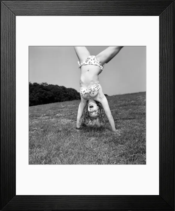 Framed Print : Glamour girl Val Hollman. January 1960 M4307-008