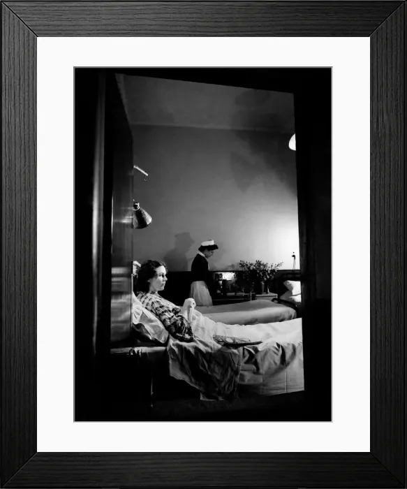 Framed Print : Miss Neilson seen here in a maternity ward at University College Hospital Framed Print : Miss Neilson seen here in a maternity ward at University College Hospital