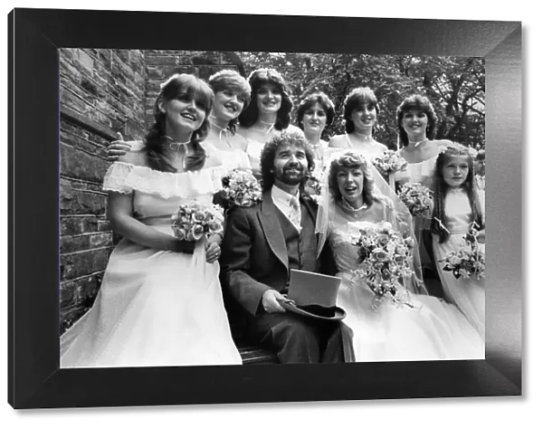 The Nolan sisters with brother Tommy and his bride Jackie Farrer. May 1982 P009922