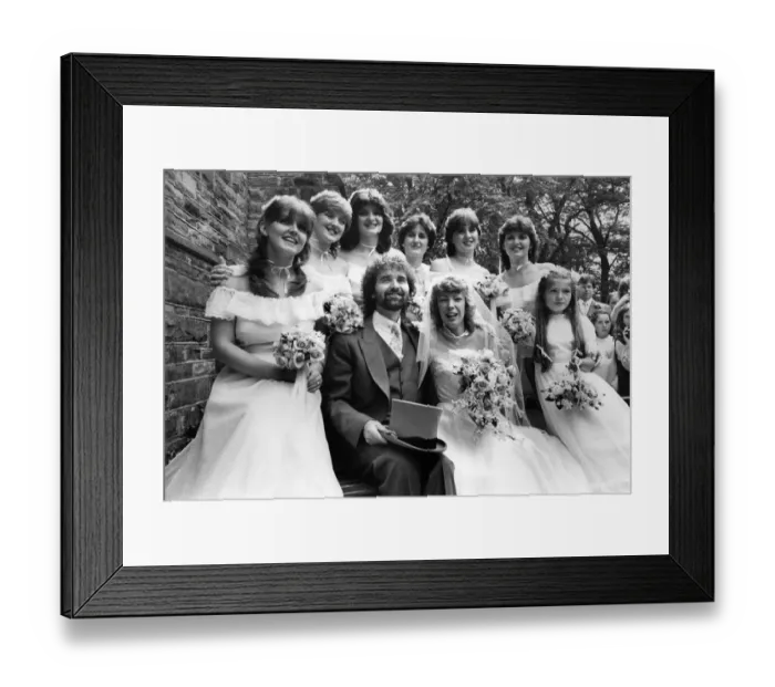 Framed Print : The Nolan sisters with brother Tommy and his bride Jackie Farrer. May 1982 P009922