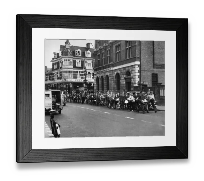 Framed Print : Children of East Central School Sutton, Surrey in procession through High St Sutton