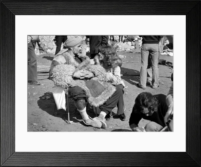 Framed Print : Sean Connery. January 1975 75-00483-005 Framed Print : Sean Connery. January 1975 75-00483-005