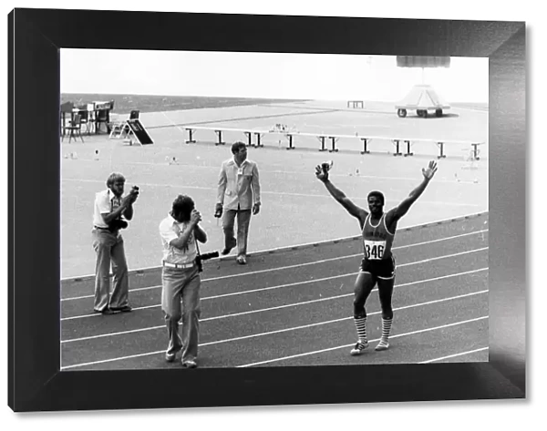 Olympic Games 1976 Haseley Crawfird of Trinidad acknowledges the cheers of