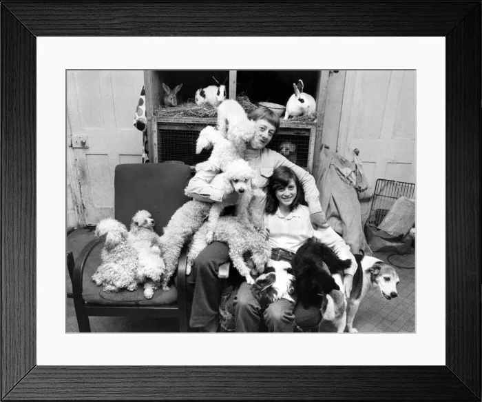 Framed Print : Junes Ark: June Coward has been running an animal rescue service for 12 years Framed Print : Junes Ark: June Coward has been running an animal rescue service for 12 years