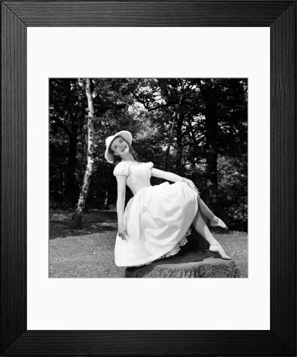 Framed Print : Glamour girl Val Hollman. January 1960 M4307-011 Framed Print : Glamour girl Val Hollman. January 1960 M4307-011
