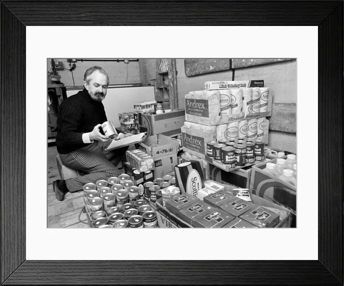 Framed Print : Food / Unusual. Mr. Ray Dallas. February 1975 75-00686-002 Mr. and Mrs Framed Print : Food / Unusual. Mr. Ray Dallas. February 1975 75-00686-002 Mr. and Mrs