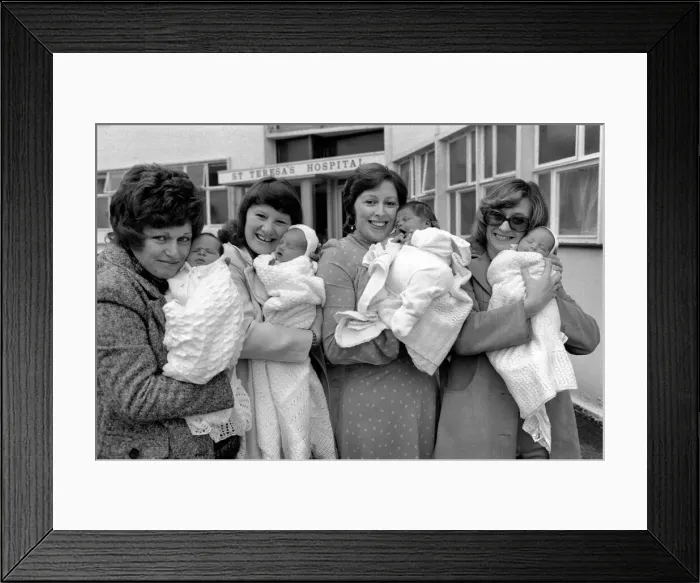 Framed Print : Mothers and Babies: St. Teresas Hospital, Wimbledon. February 1975 75-00632-002