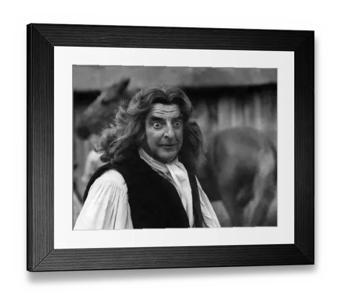 Framed Print : Welsh actor Hugh Griffith during the filming of Tom Jones July 1962 P009578 Framed Print : Welsh actor Hugh Griffith during the filming of Tom Jones July 1962 P009578