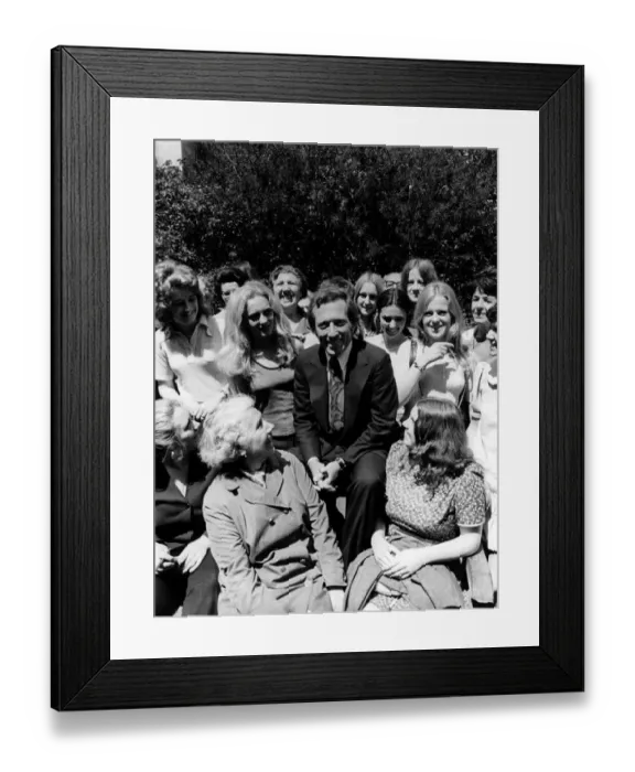 Framed Print : Andys back in Town: Popular American singer Andy Williams and fans in London