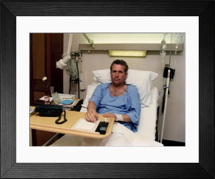 Framed Print : BBC War Correspondent Martin Bell in a London Hospital. Martin Bell a bit shaken sits up Framed Print : BBC War Correspondent Martin Bell in a London Hospital. Martin Bell a bit shaken sits up