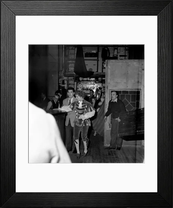 Framed Print : Anna Neagle in the musical Glorious Days'. March 1953 D1070A Framed Print : Anna Neagle in the musical Glorious Days'. March 1953 D1070A