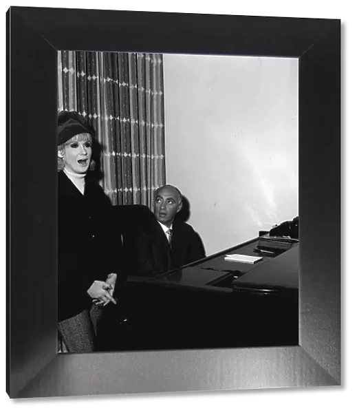 Dusty Springfield with her singing tutor December 1966 in New York