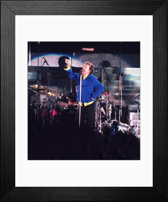 Framed Print : Singer Rod Stewart December 1998 on stage at Glasgow SECC Framed Print : Singer Rod Stewart December 1998 on stage at Glasgow SECC