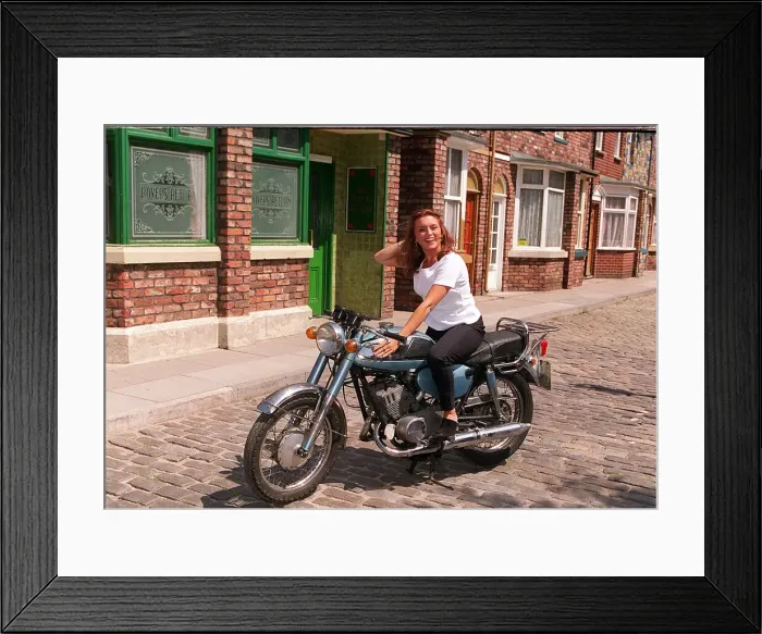 Framed Print : THE STREETS GLAMOROUS NEW BARMAID NUMBER 37 ACTRESS MAID TINA HOBLEY WHO PLAYS SAMANTHA