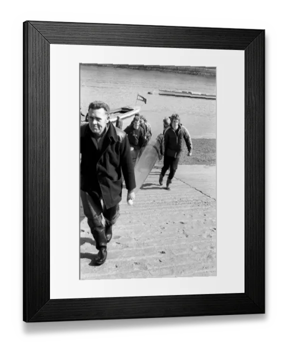 Framed Print : Boat Race Oxford. March 1975 75-01678-003 Framed Print : Boat Race Oxford. March 1975 75-01678-003