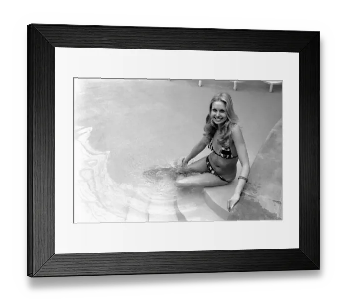 Framed Print : Fashion: Miss South Africa (Miss World). Annaline Kriel. March 1975 75-01350-019
