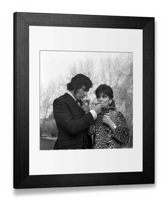 Framed Print : Singer Engelbert Humperdinck plays host to special guest Italian actress Gina Framed Print : Singer Engelbert Humperdinck plays host to special guest Italian actress Gina