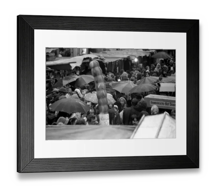Framed Print : Last of the big spenders at Petticoat Lane. The scene in Petticoat Lane