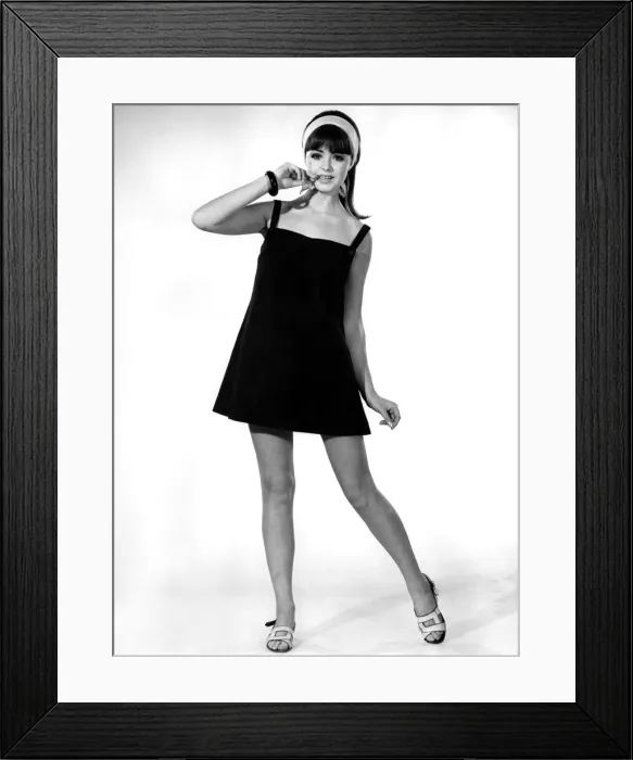 Framed Print : Reveille Fashions 1966: Janice Graye. April 1966 P006601 Framed Print : Reveille Fashions 1966: Janice Graye. April 1966 P006601