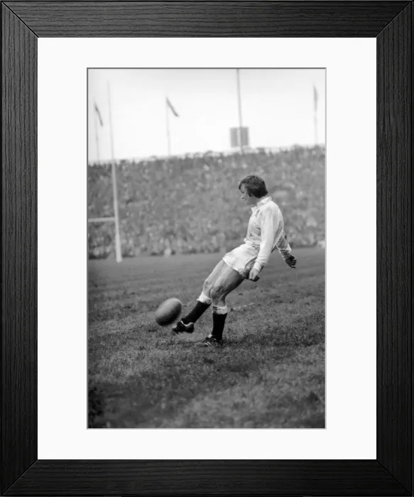 Framed Print : Action from the Triple Crown match between England (7) v. Scotland (6) at Twickenham Framed Print : Action from the Triple Crown match between England (7) v. Scotland (6) at Twickenham